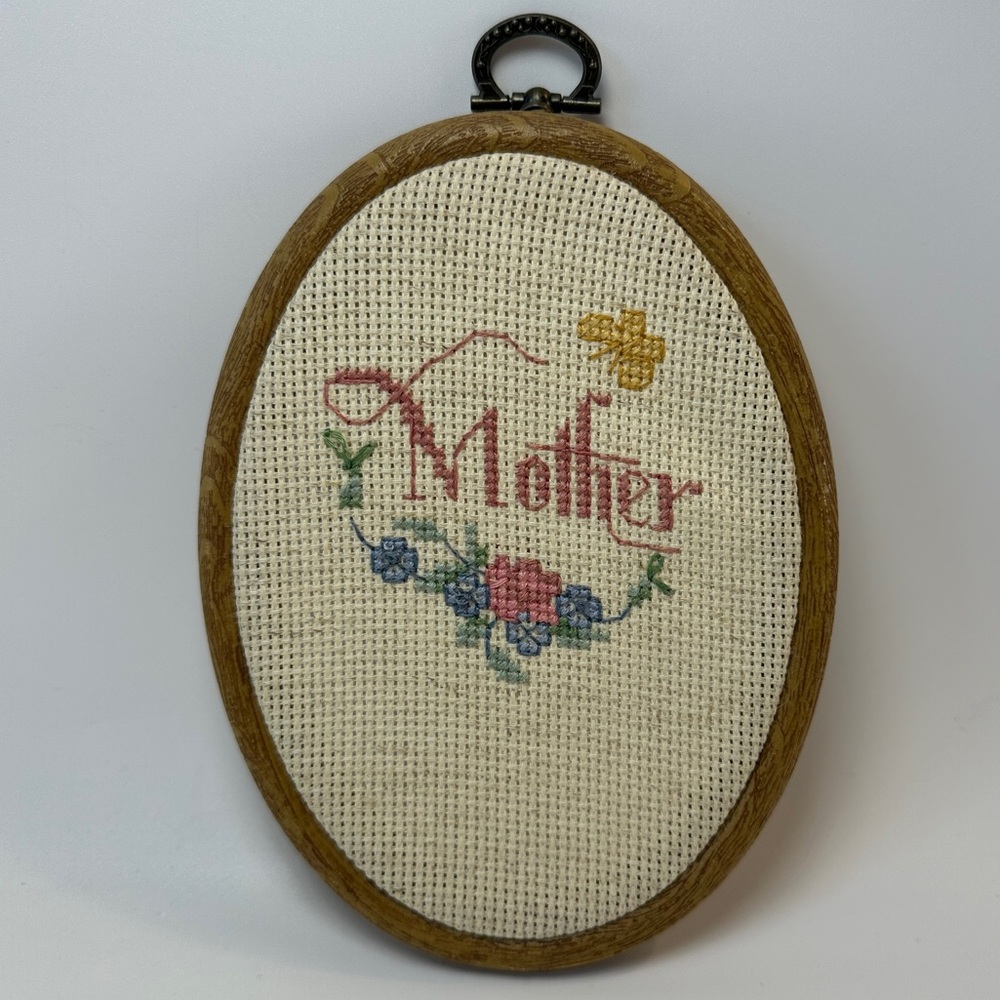 VTG Mother Needlepoint Finished Oval Hoop Art‎ Butterfly Flowers